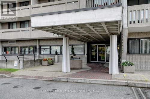404-415 Greenview Ave, Ottawa, ON, K2B8G5 | Card Image