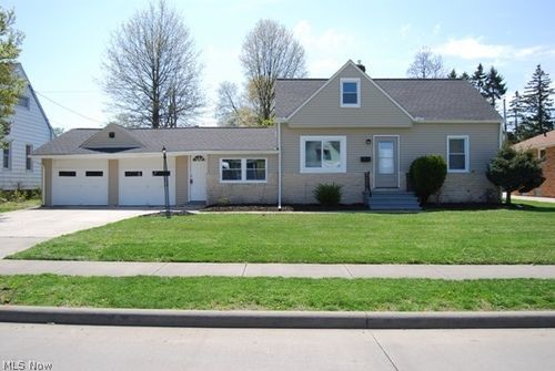 9417 Fernhill Ave, Cleveland, OH, 44129-1752 | Card Image