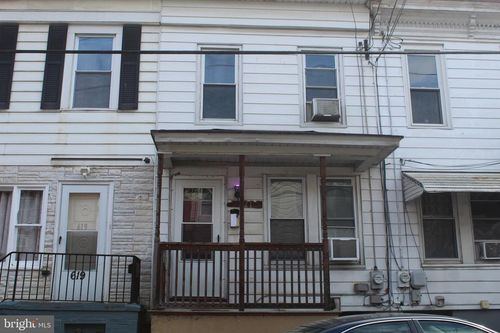 621 W Norwegian St, POTTSVILLE, PA, 17901-2824 | Card Image