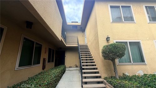110 E Hillcrest, Inglewood, CA, 90301 | Card Image