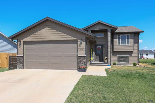668 Valor Ct, Box Elder, SD, 57719-2047 | Card Image