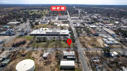 300 E Oak St, Uvalde, TX, 78801-4749 | Card Image