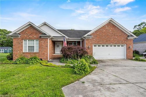 242 Hasty School Rd, Thomasville, NC, 27360-8613 | Card Image