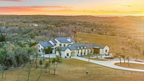 1562 Canyon Crossing Vw, Dripping Springs, TX, 78620-3293 | Card Image