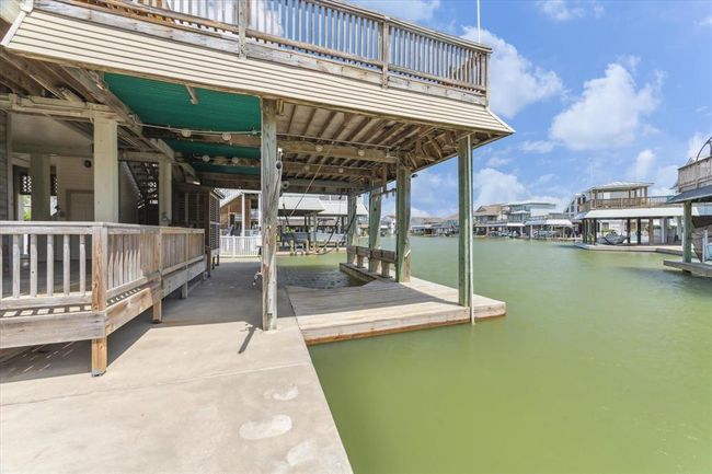 1339 Outrigger, House other with 3 bedrooms, 2 bathrooms and 1 parking in Tiki Island TX | Image 34