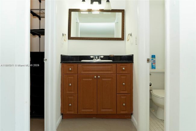 APT-23C - 5140 Sw 40 Th Ave, Condo with 2 bedrooms, 2 bathrooms and null parking in Fort Lauderdale FL | Image 22