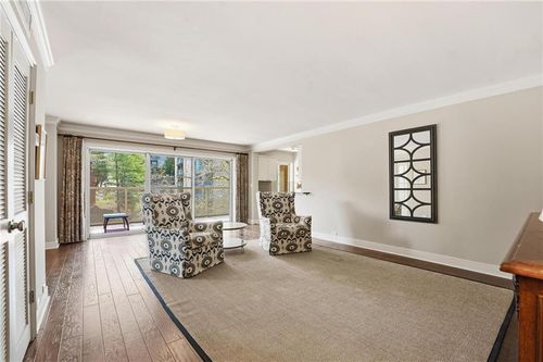 304-310 W 49th St, Kansas City, MO, 64112-3505 | Card Image