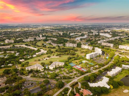 apt-308-3500 Oaks Clubhouse Dr, Pompano Beach, FL, 33069-3687 | Card Image