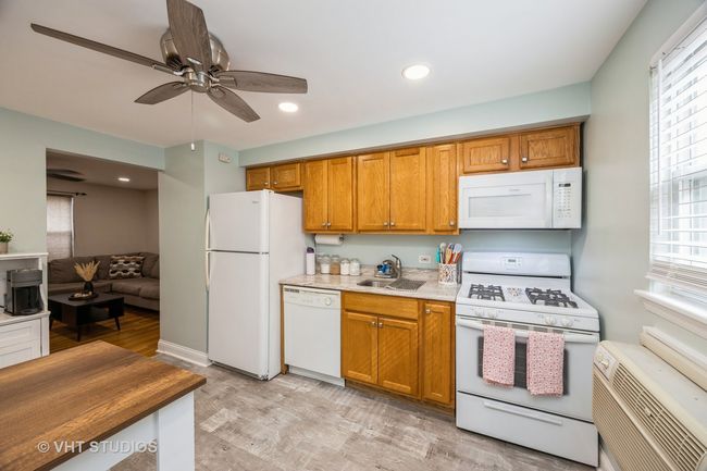 APT-2B - 6952 W 65 Th St, Condo with 1 bedrooms, 1 bathrooms and 1 parking in CHICAGO IL | Image 4