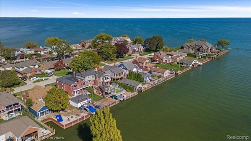 22676 Bayview Dr, Saint Clair Shores, MI, 48081-2447 | Card Image