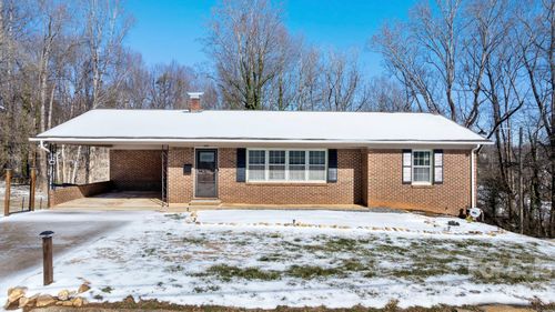 335 Eastview Pl Nw, Lenoir, NC, 28645-4211 | Card Image