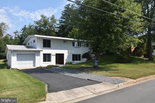 6518 Byrnes Dr, MCLEAN, VA, 22101-5226 | Card Image