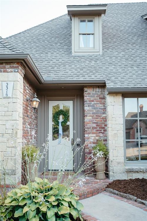 3316 Shadow Valley Dr, Edmond, OK, 73034-7066 | Card Image