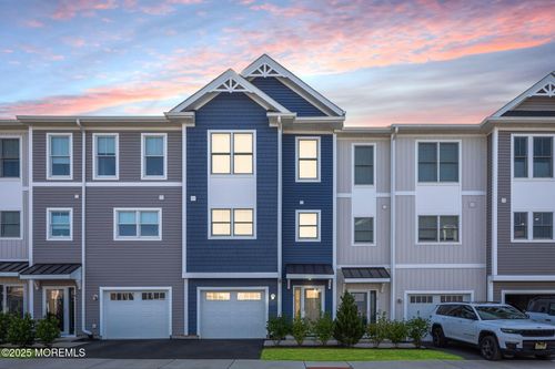 3 Raritan Cv, Keyport, NJ, 07735-2300 | Card Image