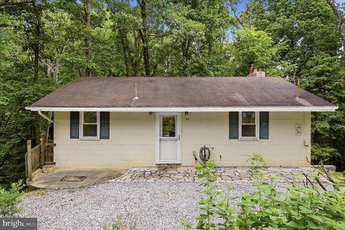 692 Laurel Ln, BLUEMONT, VA, 20135-4630 | Card Image