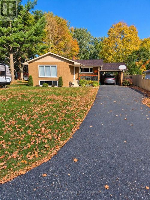 28 Melville Street, Clearview (Nottawa), ON, L0M1P0 | Card Image