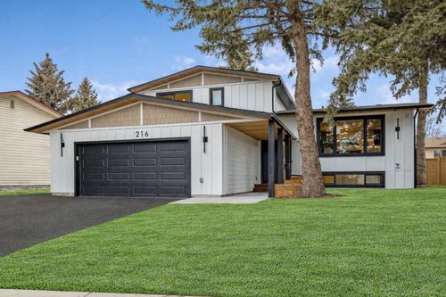 216 Oakridge Pl Sw, Calgary, AB, T2V1V2 | Card Image