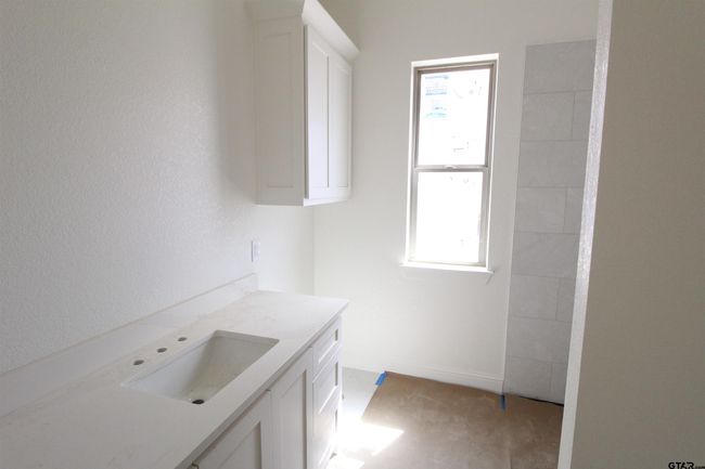11429 Zoe Cir, House other with 4 bedrooms, 3 bathrooms and null parking in Flint TX | Image 9
