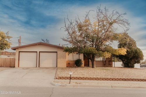 1900 Phyllis Ln, Las Cruces, NM, 88001-2057 | Card Image