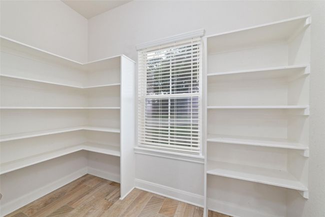 Very large pantry! | Image 19