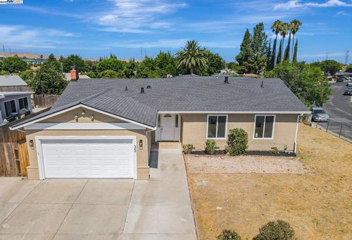 35 Chelsea Way, Pittsburg, CA, 94565-4722 | Card Image