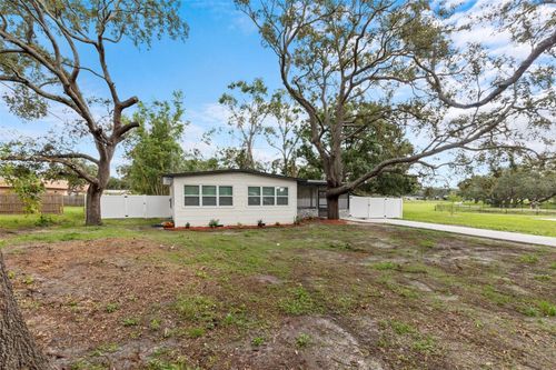 715 W Bougainvillea Ave, Tampa, FL, 33612-7448 | Card Image