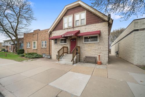 3423 S Clement Ave, Milwaukee, WI, 53207-3584 | Card Image