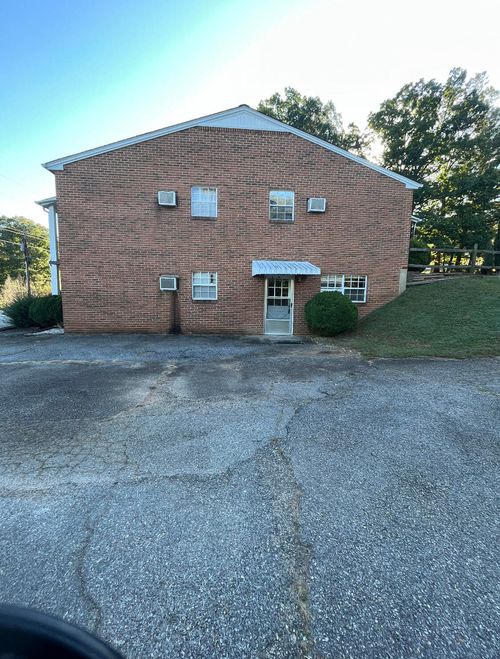 4-70 Franks Ct, Collinsville, VA, 24078-2755 | Card Image