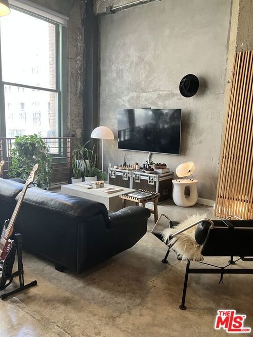 311-711 S Olive Street, Los Angeles, CA, 90014 | Card Image