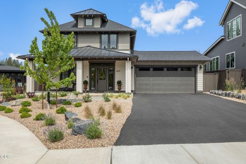 2631 Nw Waymaker Ct, Bend, OR, 97703-6928 | Card Image