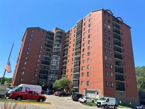 1104-6500 Woodlake Dr, Richfield, MN, 55423-1391 | Card Image