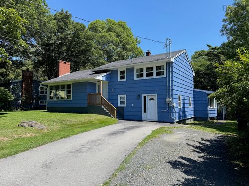 7 Highland Avenue, Yarmouth, NS, B5A2A3 | Card Image
