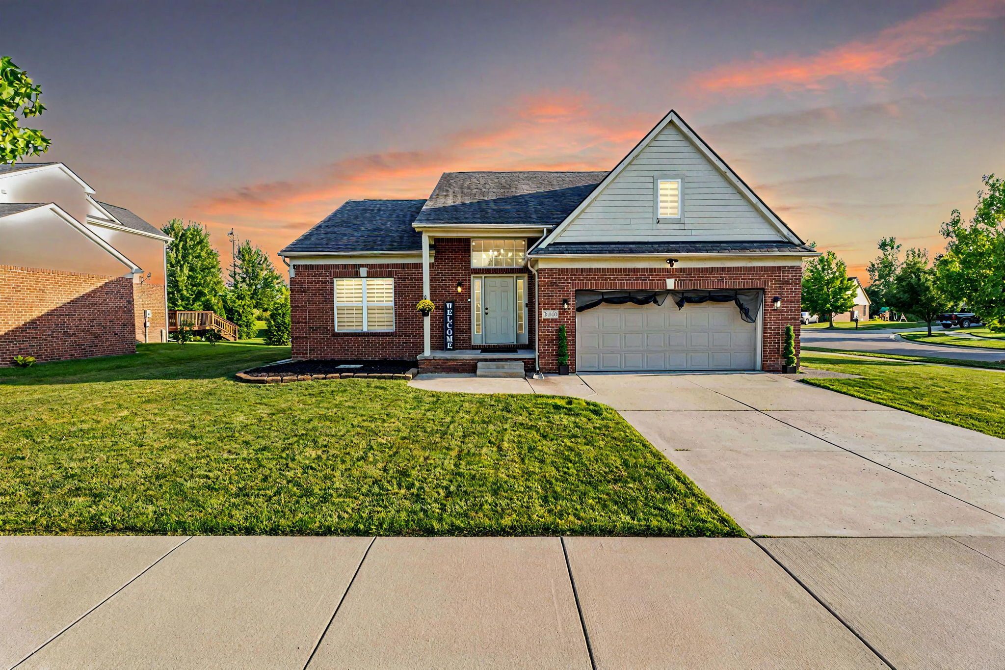 Oak Ridge Dr, Clinton Township, MI 48036