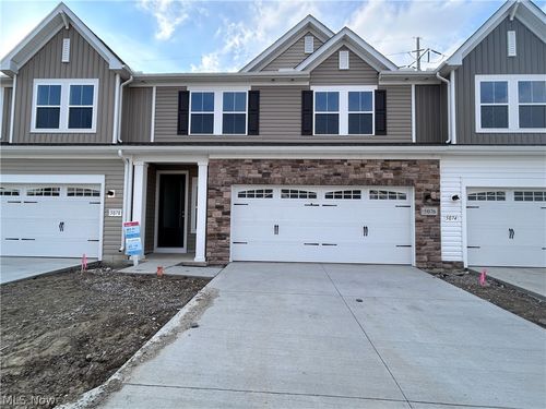 5076 Shepherds Gln, Willoughby, OH, 44094-3385 | Card Image