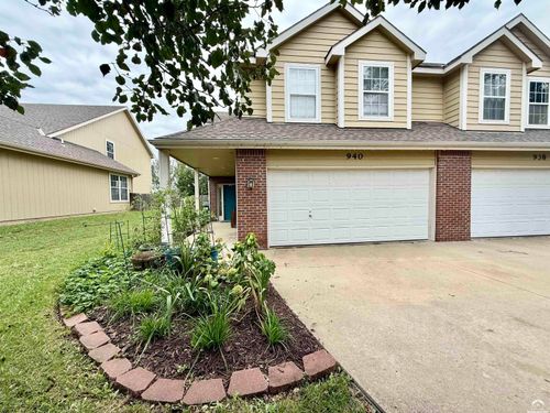 940 N Fieldstone Dr, Lawrence, KS, 66049-4271 | Card Image