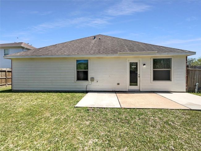 3608 Mahogany Trl, House other with 3 bedrooms, 2 bathrooms and 2 parking in Pearland TX | Image 8