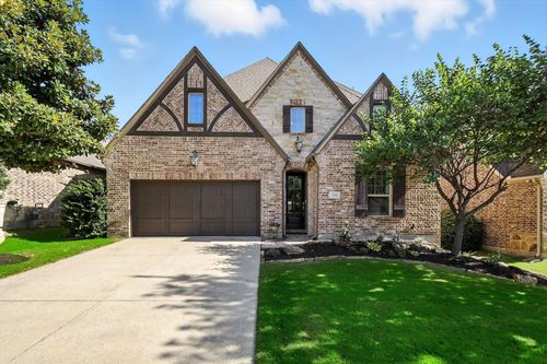 326 Park Hill Ln, Grapevine, TX, 76051-1126 | Card Image