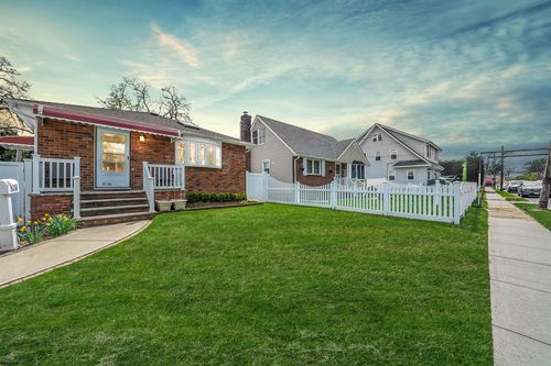 1036 Pacific St, Baldwin, NY, 11510-4434 | Card Image