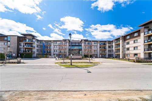 418-128 Garden Dr, Oakville, ON, L6K0H7 | Card Image