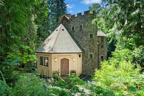 19027 Se May Valley Road, Issaquah, WA, 98027 | Card Image