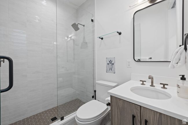 Bathroom downstairs | Image 39