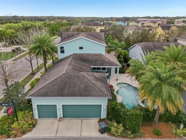 3 CAR-BACK ENTRY GARAGE AND DRIVEWAY | Image 64
