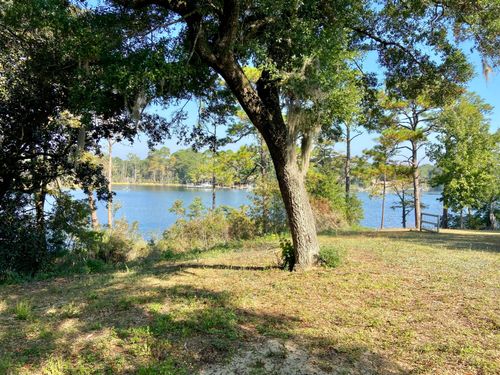 379 S Bayshore Dr, Valparaiso, FL, 32580-1432 | Card Image