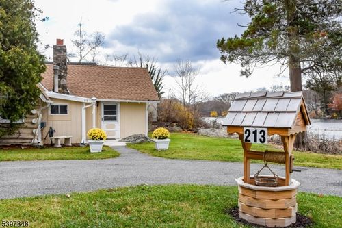 213 Otterhole Rd, West Milford, NJ, 07480-4123 | Card Image