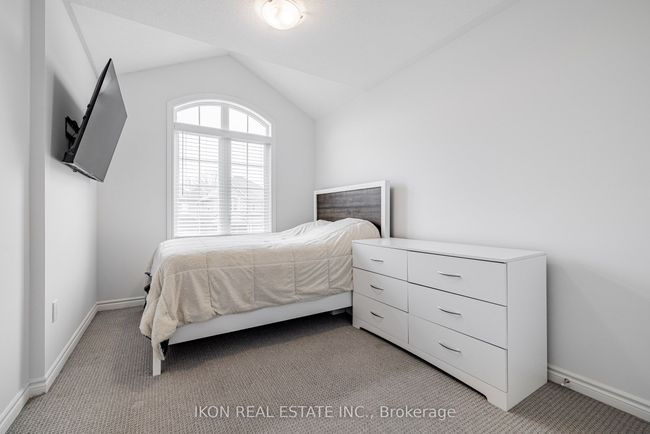 33 Robb Thompson Rd, House attached with 3 bedrooms, 3 bathrooms and 3 parking in Mount Albert ON | Image 29