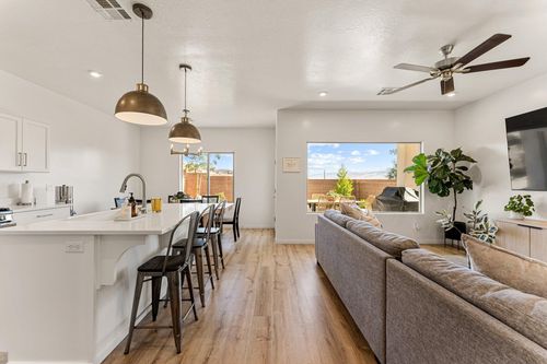 1424 E White Hollow Ln, St George, UT, 84790-2719 | Card Image