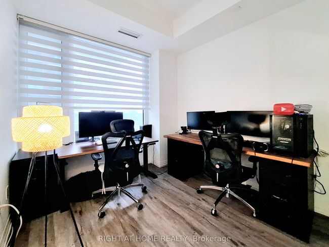 1107 - 75 Canterbury Pl, Condo with 2 bedrooms, 2 bathrooms and 1 parking in North York ON | Image 11