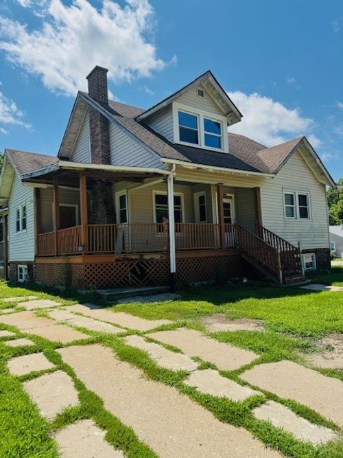 322 W 3rd St, Dixon, IL, 61021-2935 | Card Image