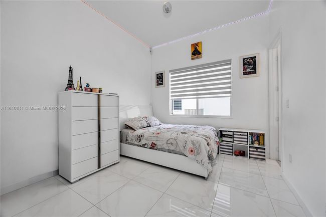 15037 Sw 174 Th St, House other with 4 bedrooms, 4 bathrooms and null parking in Miami FL | Image 33