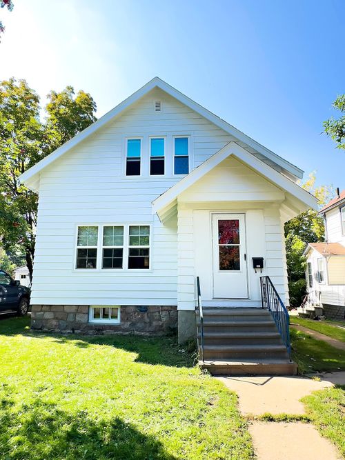 2509 3rd Ave E, Hibbing, MN, 55746-2207 | Card Image